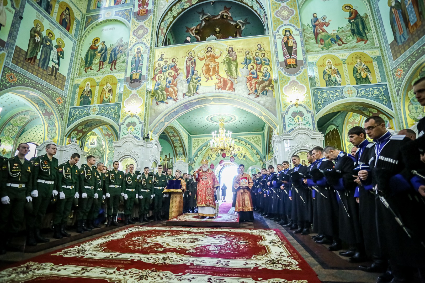 Служба во владимирском соборе. Владимирский собор в Сочи 25 октября 2021 года. Владимирский собор Ставрополь 07.09.2021г..