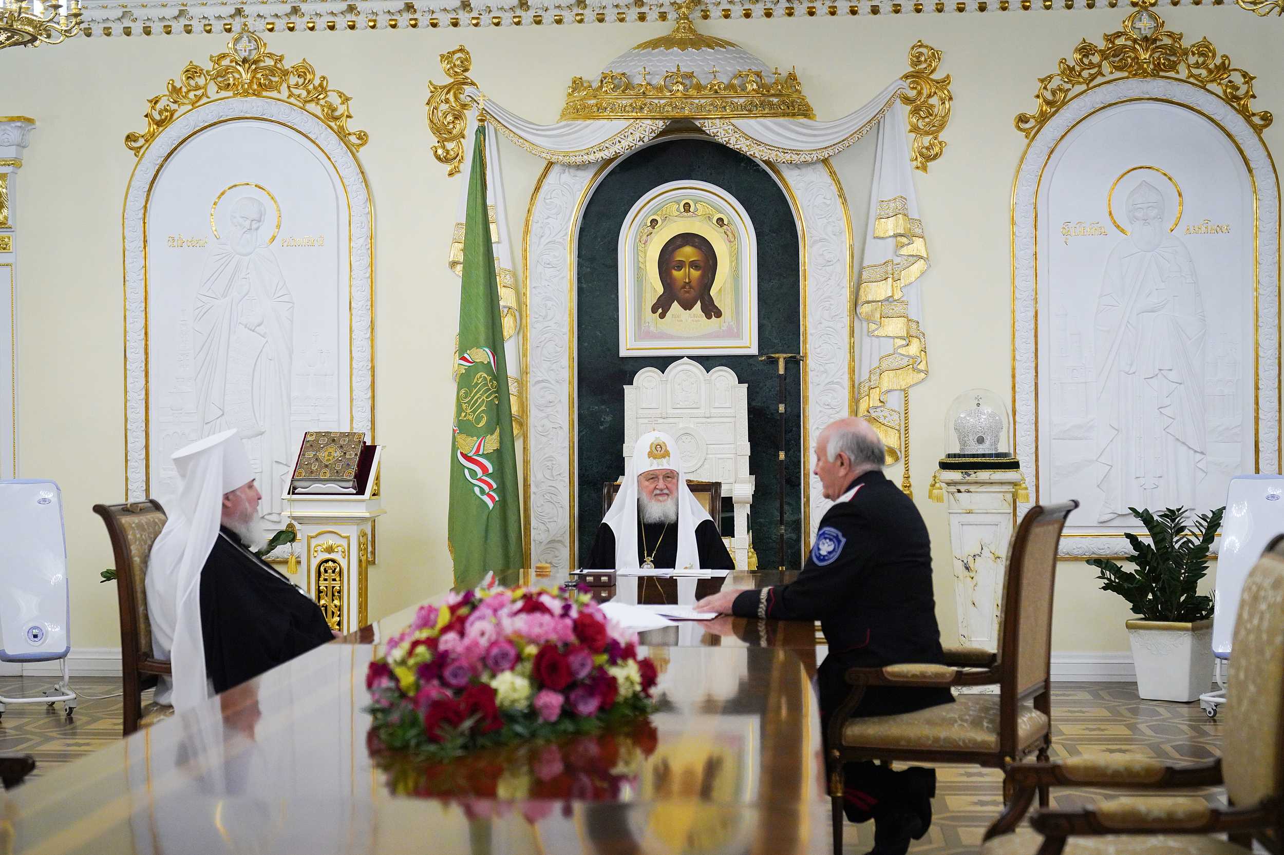 Резиденция митрополита город. Патриаршая и Синодальная резиденция в Даниловом монастыре. Резиденция Патриарха Кирилла в Москве чистый переулок. Данилов монастырь резиденция Патриарха Кирилла. Дворец Патриарха Кирилла в Переделкино.