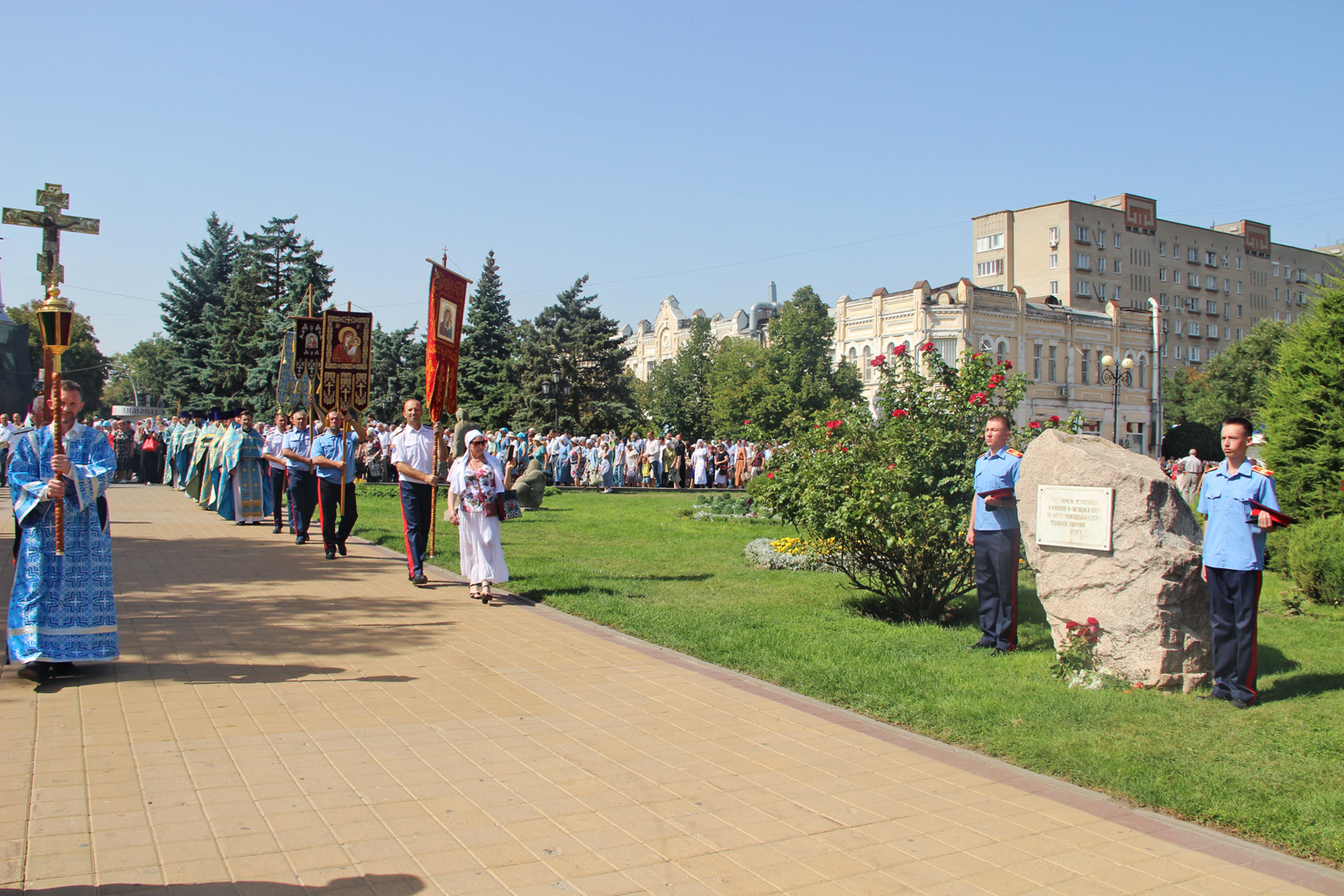 Петровская площадь азов